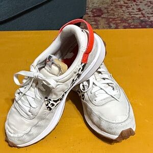 Nike Waffle Debut Running Shoe - Women's